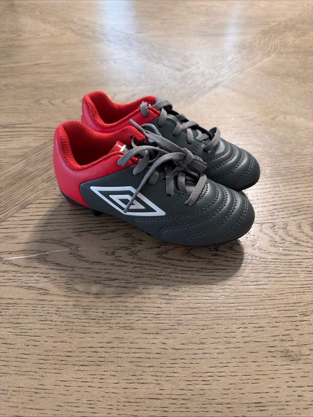 Umbro Boy's Classico XI FG Jr. soccer cleat shoes size 11